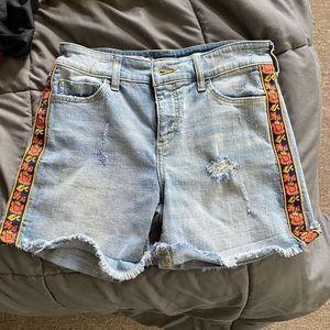 LIKE NEW!! vintage style jean shorts with colorful side stripe